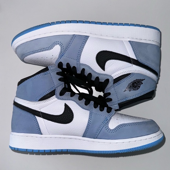 Jordan 1 Retro High University Blue (GS) - Picture 3 of 5